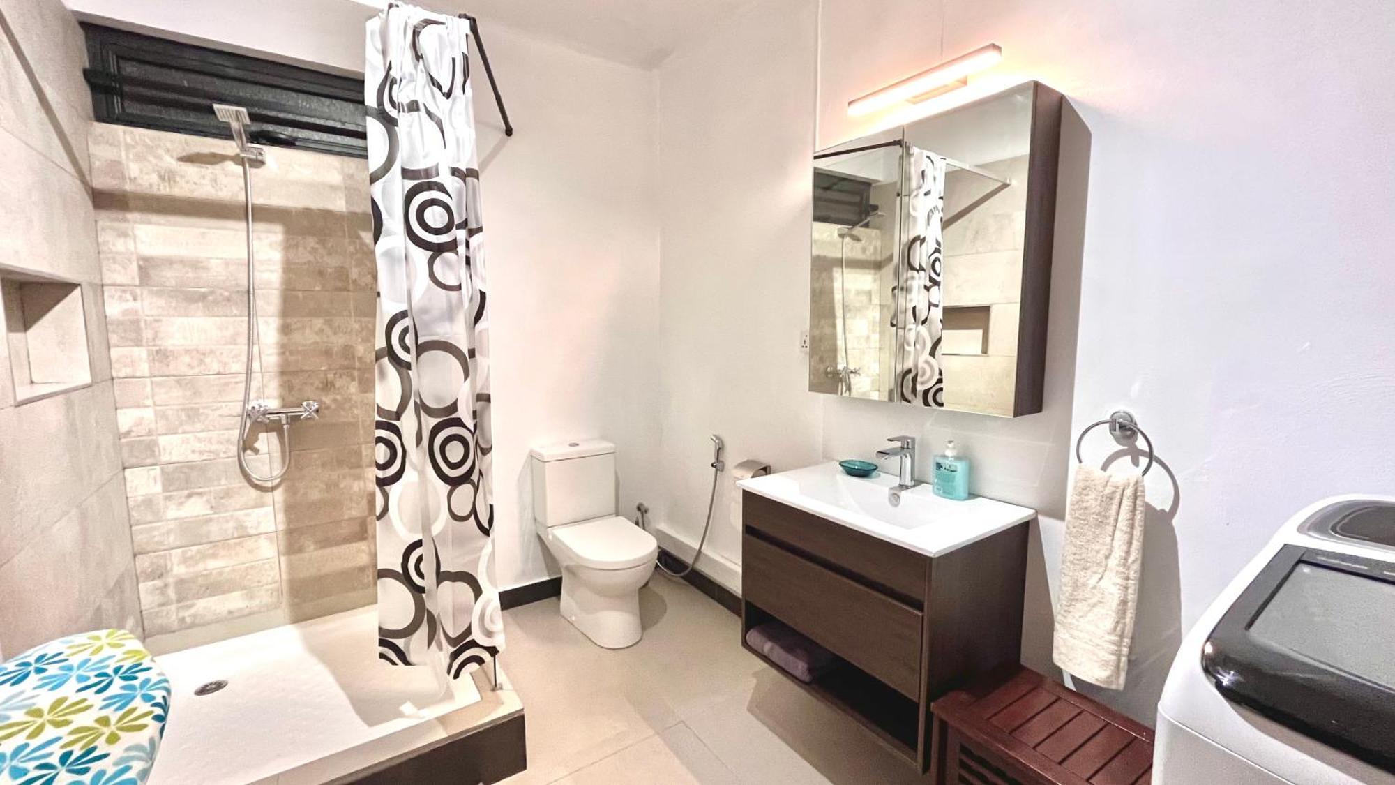 Ebony Apartment & Studio ลากูแล็ตต์ ภายนอก รูปภาพ
